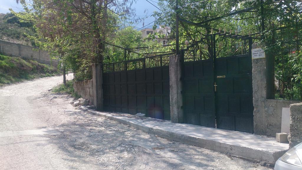 Camping Late Gjirokastër Екстериор снимка