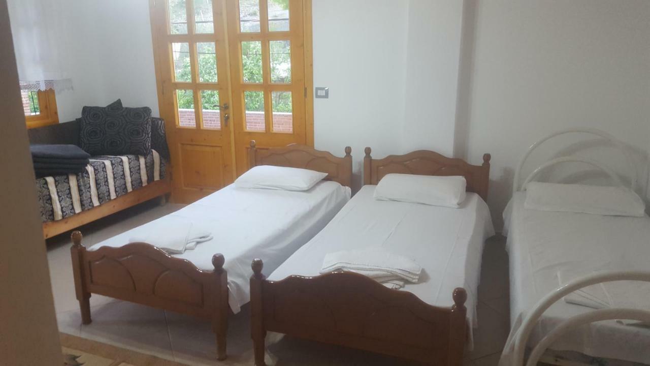 Camping Late Gjirokastër Екстериор снимка